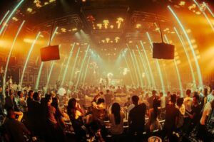 Không gian live show H Club